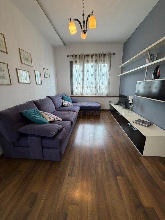 Affitto, Appartamento 2+1  Nuovo Mercato Tirana 750 €