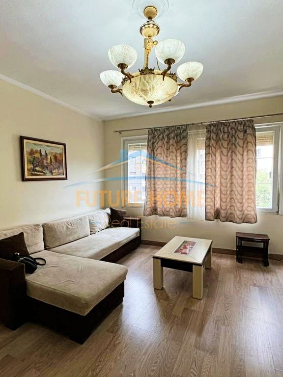 Shitet, Apartament 2+1, Rruga e Durrësit, Tiranë.