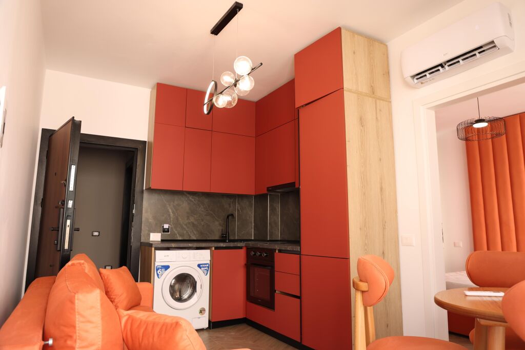 🌊 Apartament 1+1  për shitje në zonën prestigjioze të Malit të Robit — vetëm 250 metra nga deti.