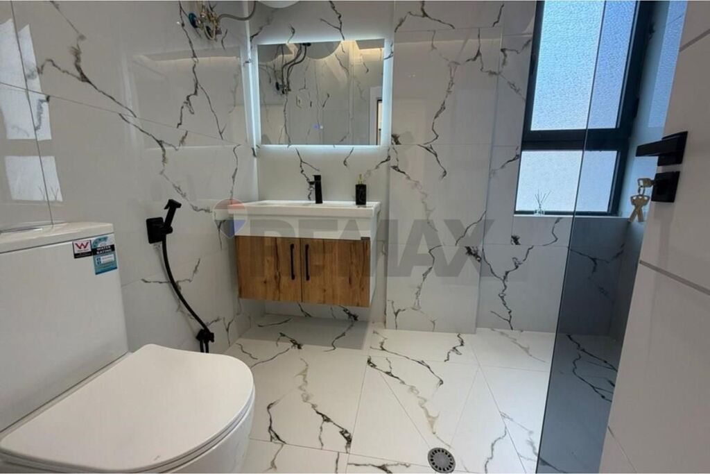 Apartament - Për Shitje - Pallati me Shigjeta, Tiranë