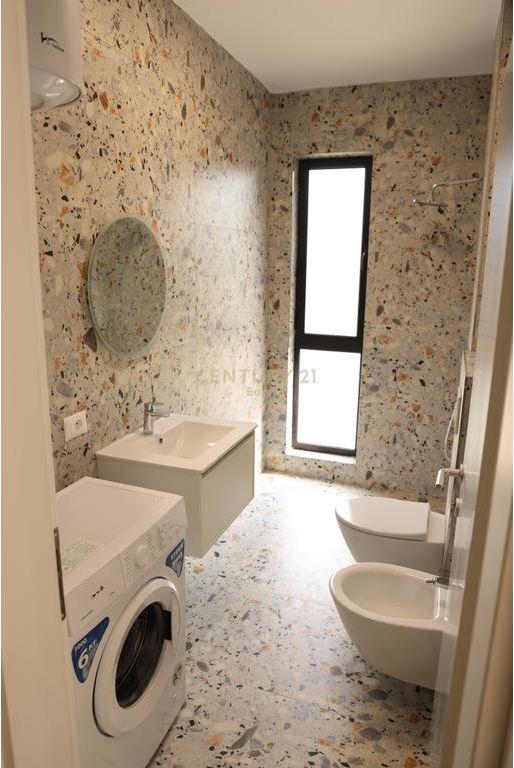 Apartament 1+1 për shitje në zonën e Malit të Robit !