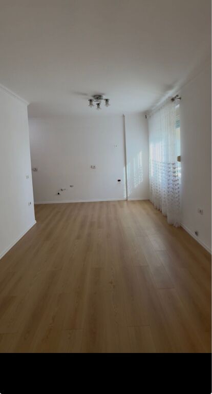 Shitet, Apartament 2+1, Fresk