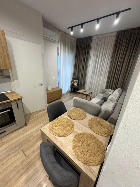 Shitet apartament 1+1 (me hipoteke)