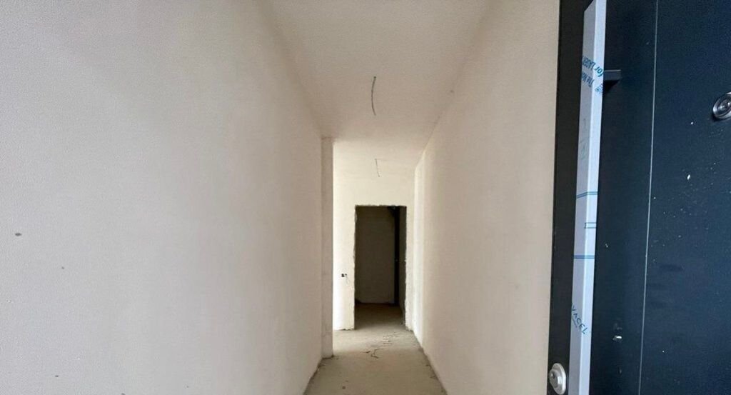 APPARTAMENTO 3+1+2 CON CORTILE IN VENDITA A LIQENI I FARKES 303,000 €