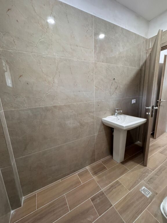 🏡 Apartament 2+1+2 në Shitje Pamje deti – Shkëmbi i Kavajës