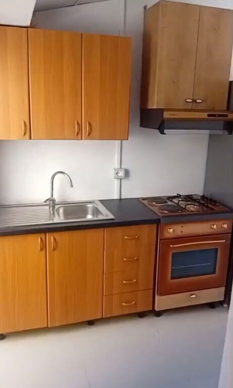 Jepet me qera garsoniere ne 5 Maji me vlere 300 Euro