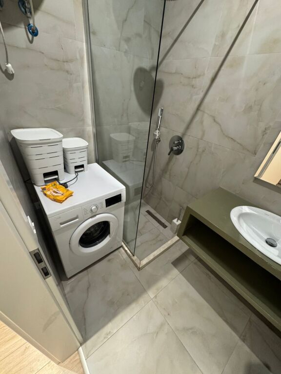 Shitet apartament 1+1 (me hipoteke)