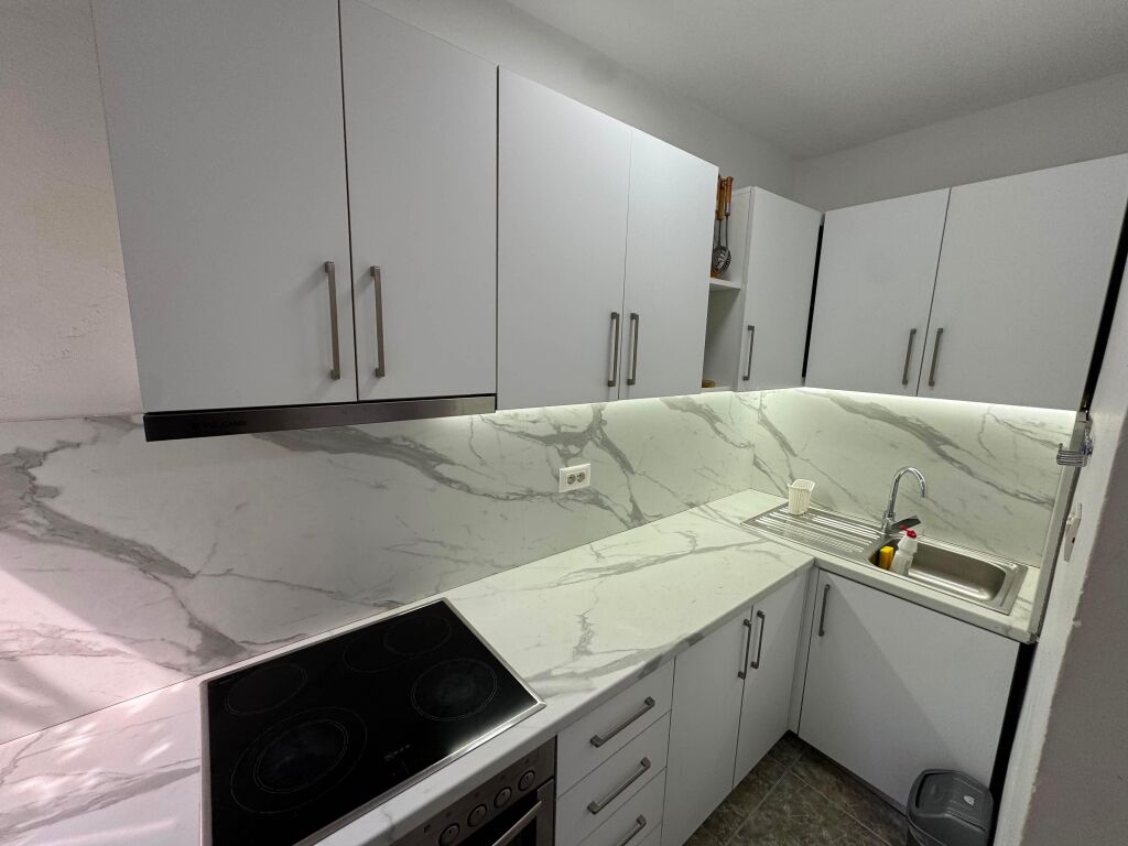 🏡 Appartamento 2+1 in affitto 📍 Vicino all'Università di Medicina, Rruga e Dibrës