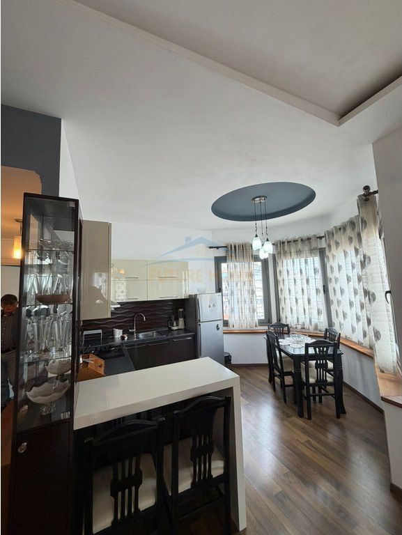 Affitto, Appartamento 2+1  Nuovo Mercato Tirana 750 €