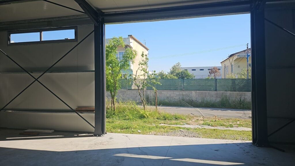 KAPANON ME QIRA PRANE UNIVERS CITY 🏢