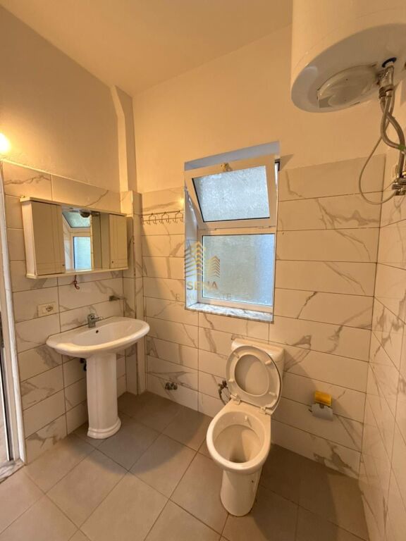 Rent, Apartment 2+1+balcony, Partially Furnished, Fresh, 30,000 Lek/month