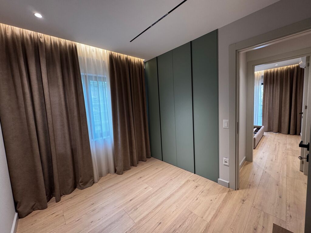 Shitet apartament 2+1 te liqeni thate