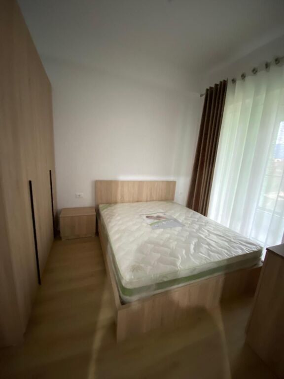 🏢Ne zonen e Ali Demit,Rezidenca Kadiu jepet me qera apartament,1+1,i mobiluar.40,000Leke