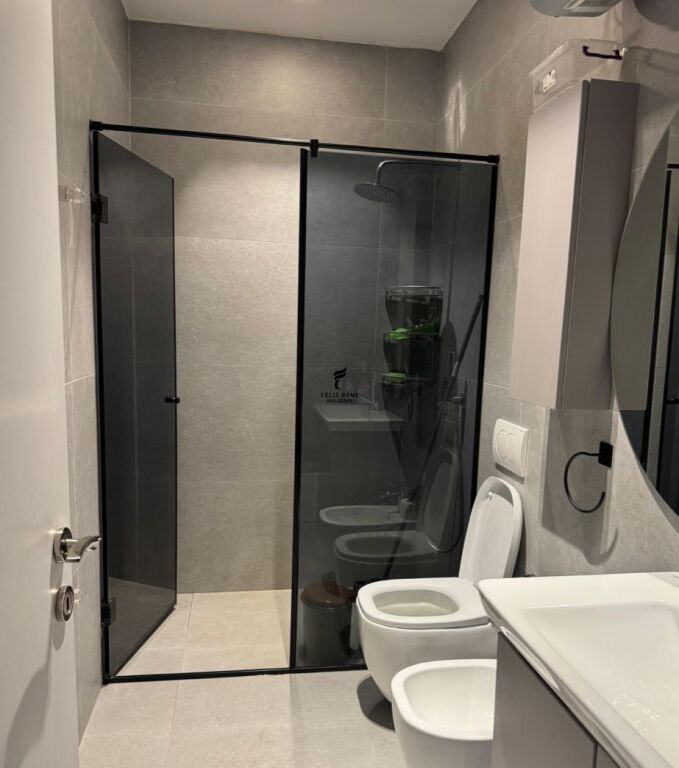 APARTAMENT ME QERA 1+1 RRUGA E DIBRES 60.000 LEKE FH-74892