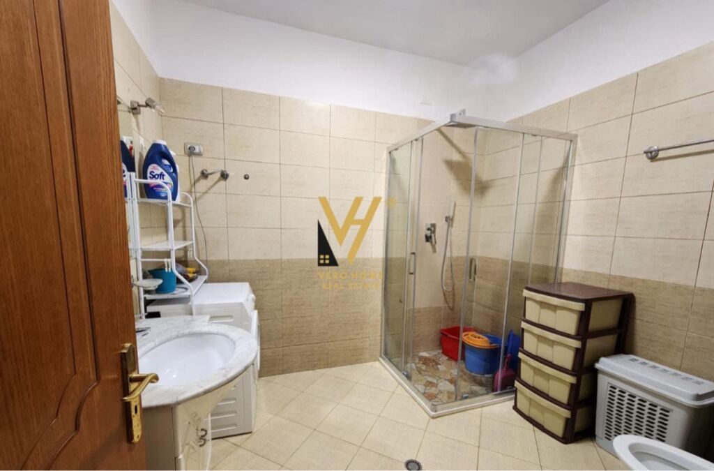 JEPET APARTAMENT 2+1+2+BLK ME QIRA TE MYSLYM SHYRI 800 EURO