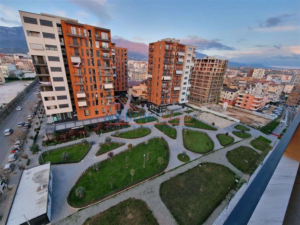 Appartamento 2+1 in Affitto Complesso Zircon Tirana