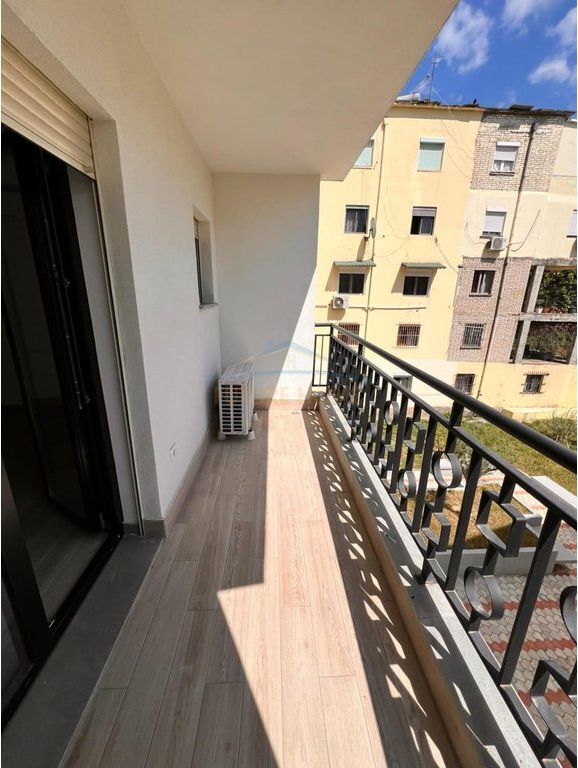 Shitet, Apartament 1+1, Rruga e Elbasanit