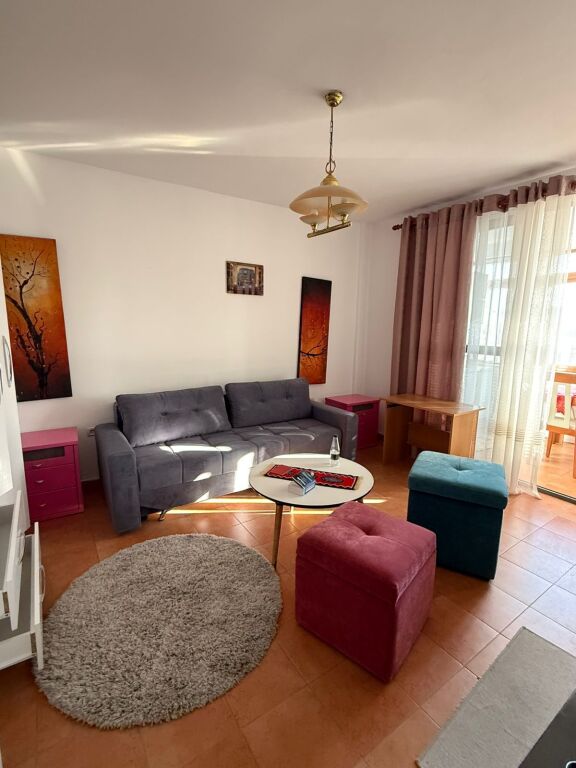 Apartament 1+1 me qera prane Report Tv tek Ish Parku