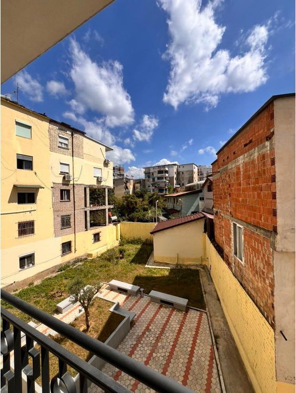 Shitet, Apartament 1+1, Rruga e Elbasanit