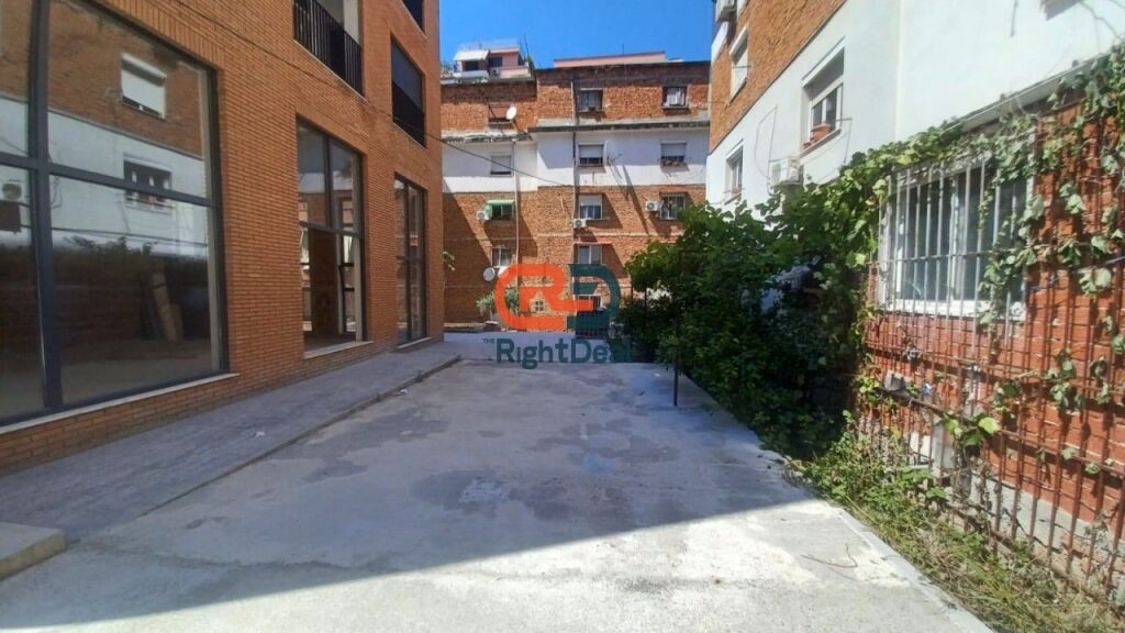 Tek Ish Tregu Elektrik, Shitet Njesi Biznesi Ideal Per Investim, Ne Ndertim Te Ri !!!