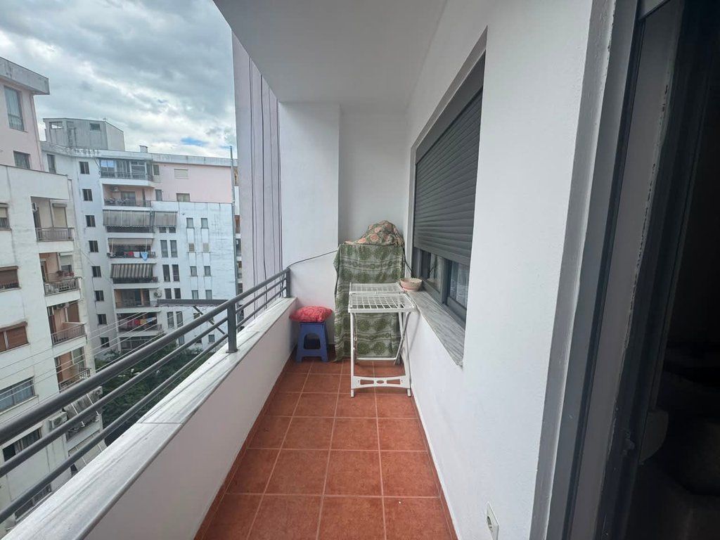 Shitet, Apartament 2+1, Yzberisht, Tiranë.