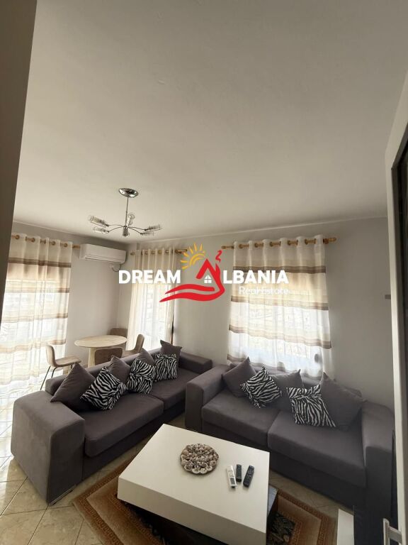 Appartamento in Affitto in Via Muhamet Gjollesha vicino all'Hotel Mondiali (ID 42215559)