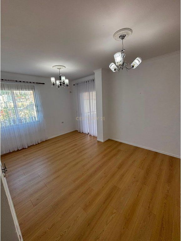 Apartament 2+1 Për Shitje në Fresku, Tiranë 135,000 €