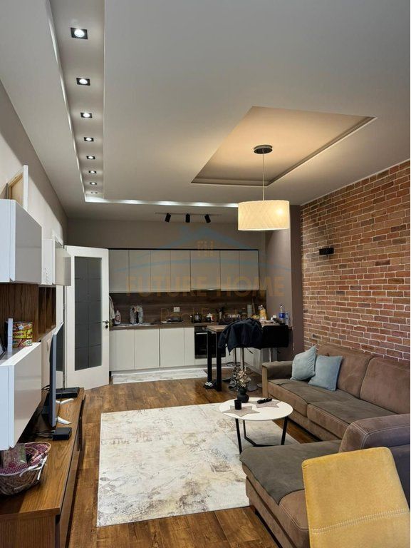 For sale, Apartment 2+1, Unaza e Re