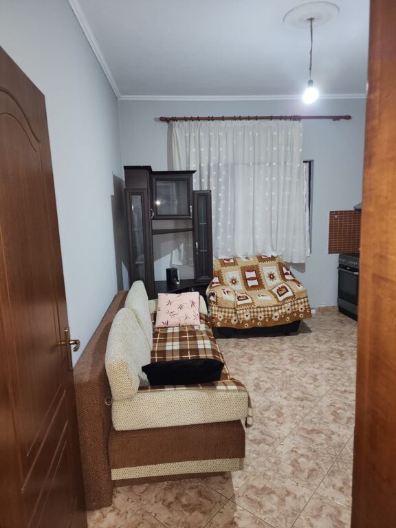 Apartament 1+1 me qera prane konvikteve tek Inxhinieria
