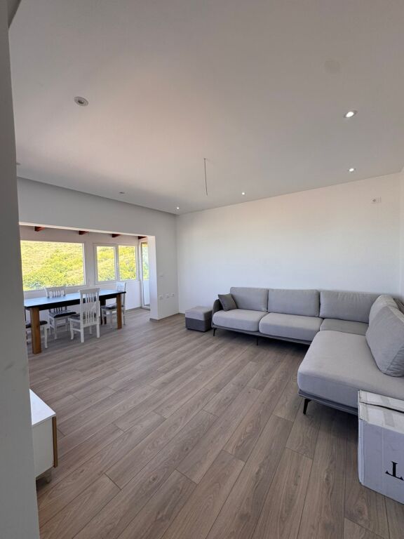 🏡 Apartament 2+1+2 në Shitje Pamje deti – Shkëmbi i Kavajës