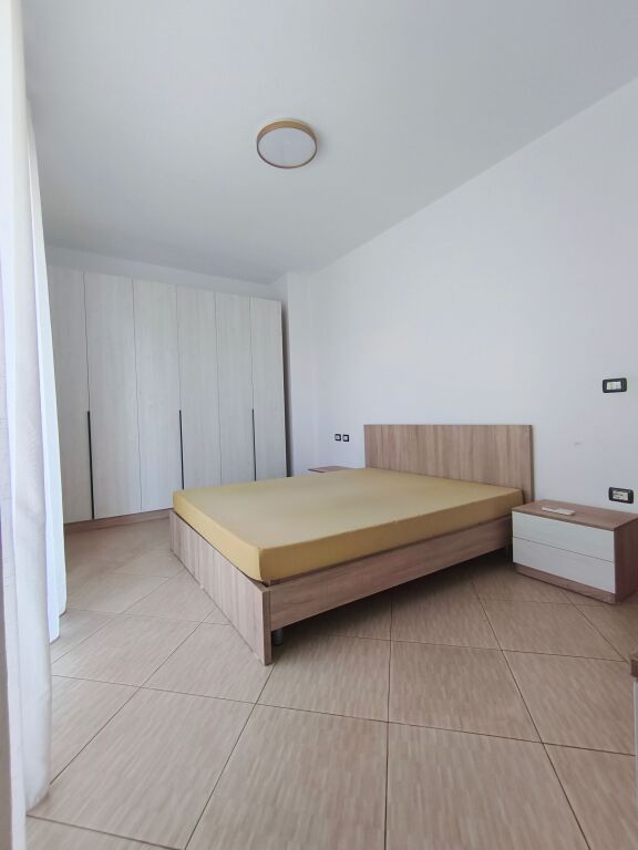 Apartament për Shitje 120 m² + Verandë 50 m² në Durrës, Stacioni i Trenit - Me Mobilim &amp; Garazh