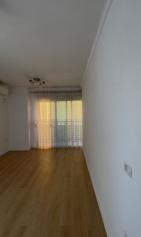 Shitet, Apartament 2+1, Fresk