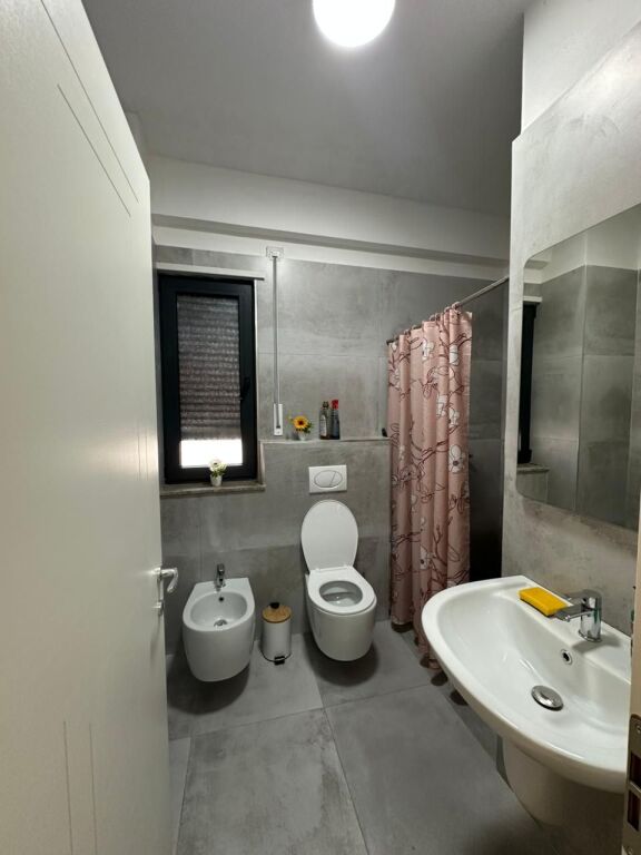 Jepet me qira apartament 1+1
