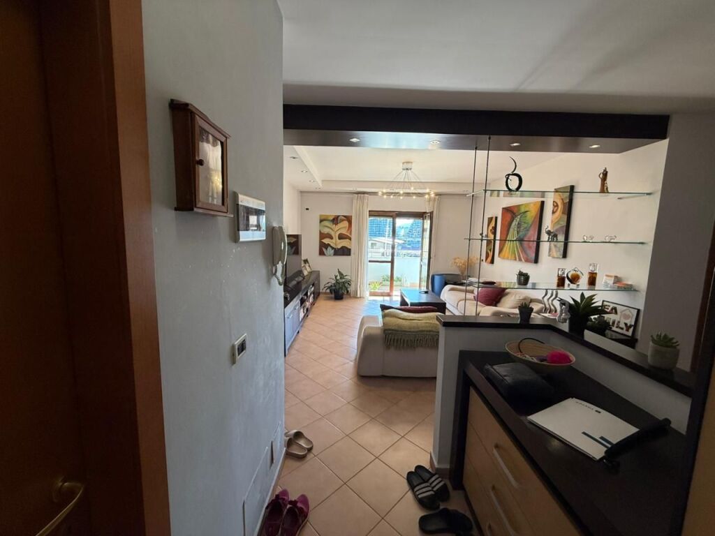 Apartament 2+1+2+2ballkone tek komuna e parisit
