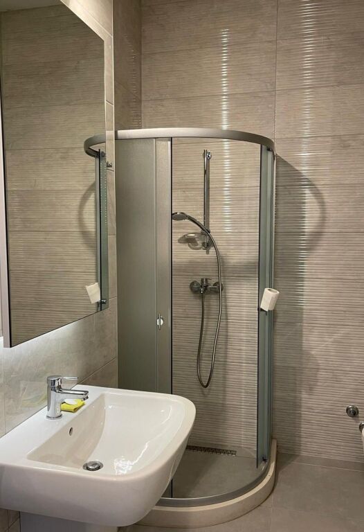 🏡 Shitet Apartament 1+1