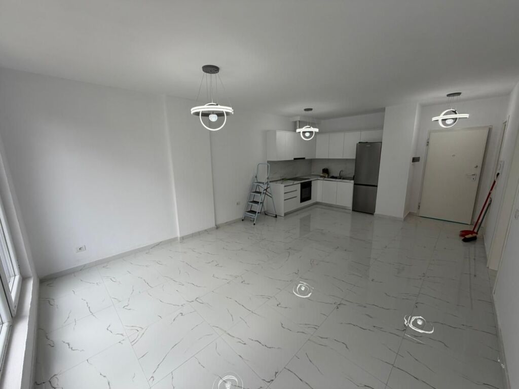 🏡✨ IN AFFITTO Appartamento 1+1 📍 Vicino all'Università “Beder”, in via “Jordan Misja”💰 Prezzo: 50.000 Lek / mese
