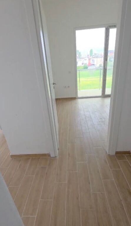 Apartament i pa mobiluar 1+1 Astir Afer Viles L
