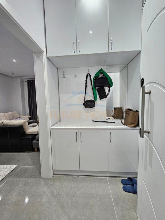 Shitet,Apartament 1+1, Selite, Tirane