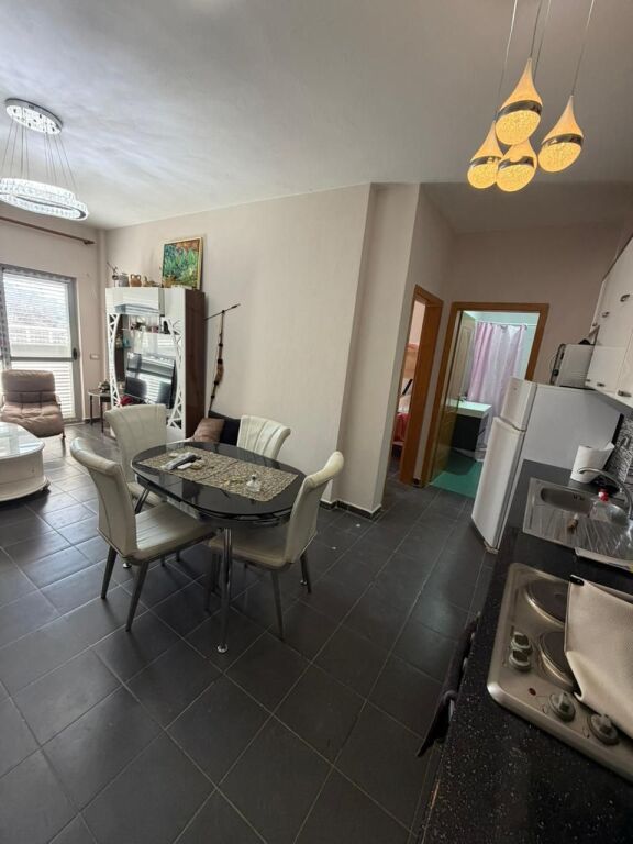APARTAMENT 1+1 ME SHITJE TEK SHKEMBI I  KAVAJËS 🏡