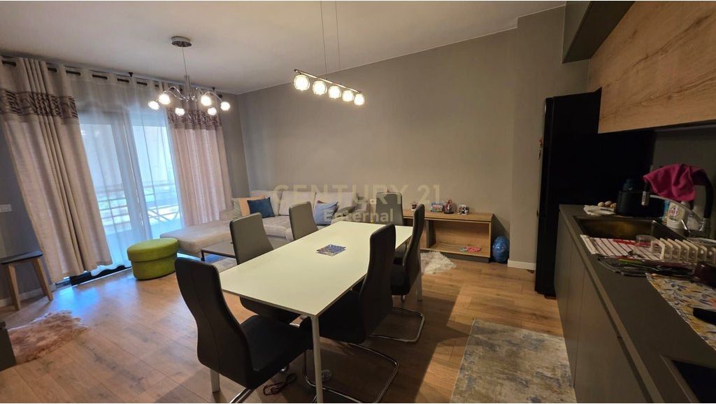 Apartament 2+1+2 per shitje tek Kompleksi Panorama