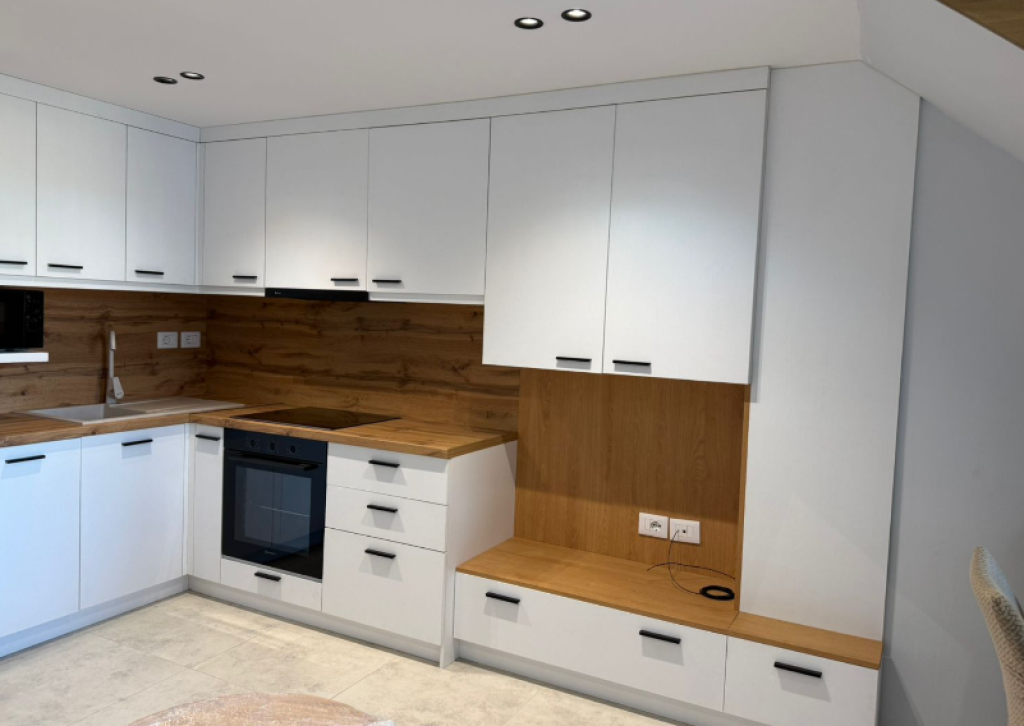 Jepet me Qera Apartament Duplex – Tek Golden Park