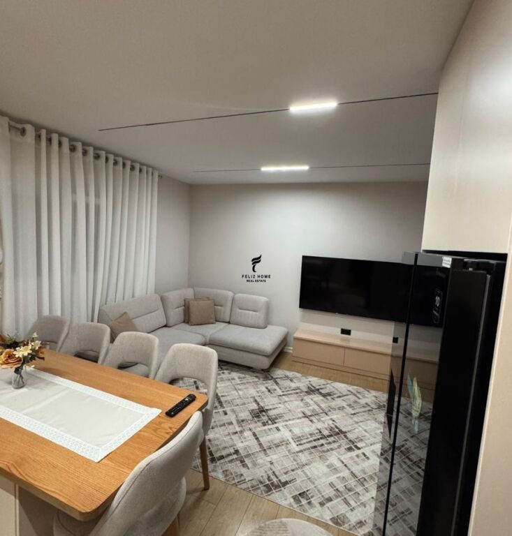 APARTAMENT ME QERA 1+1 RRUGA E DIBRES 60.000 LEKE FH-74892
