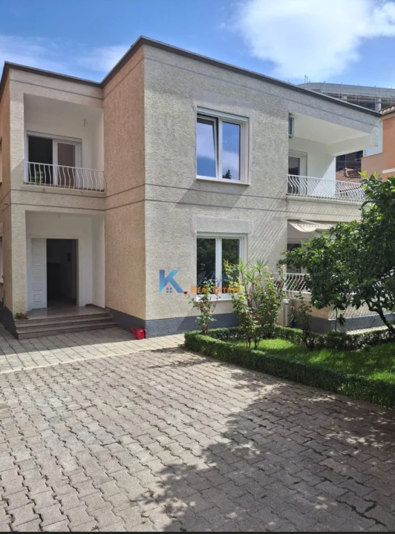Vile fantastike per qira te Rruga e Elbasanit (afer Parkut te Liqenit Artificial)
