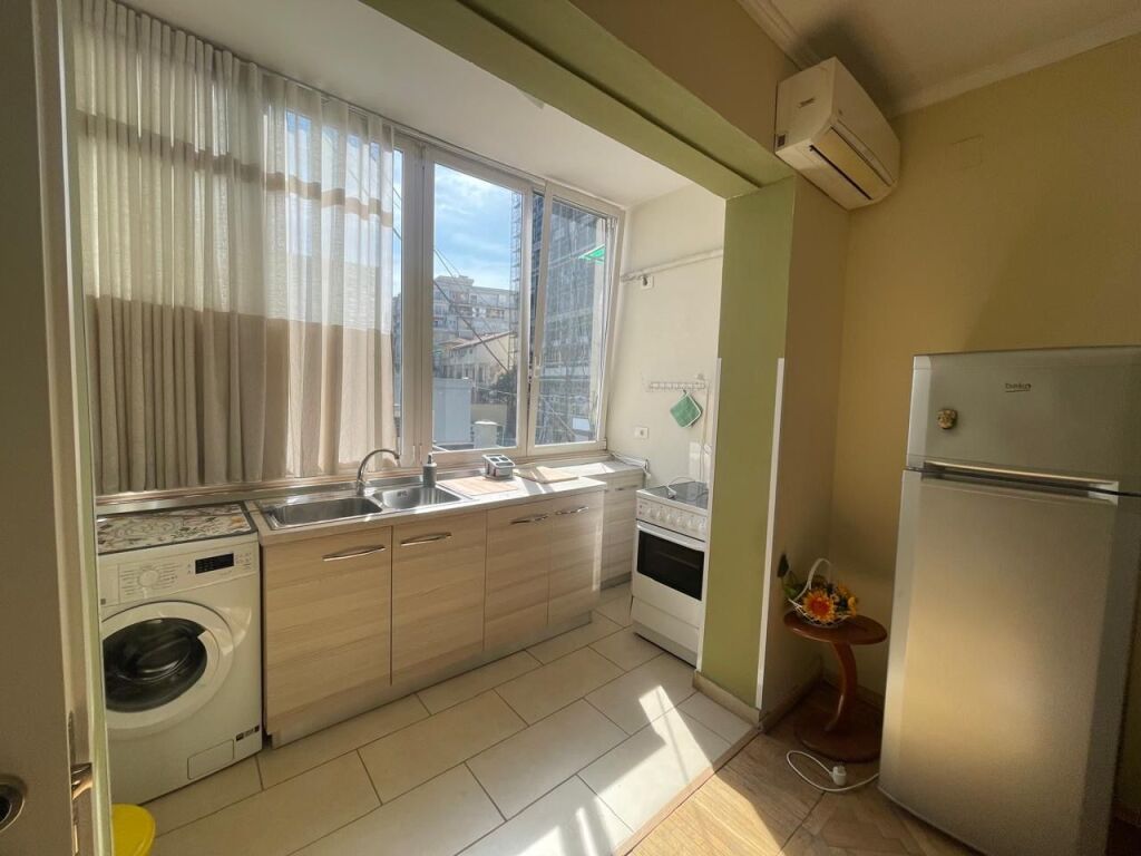Apartament 1+1 me qira ne Qender te Tiranes!
