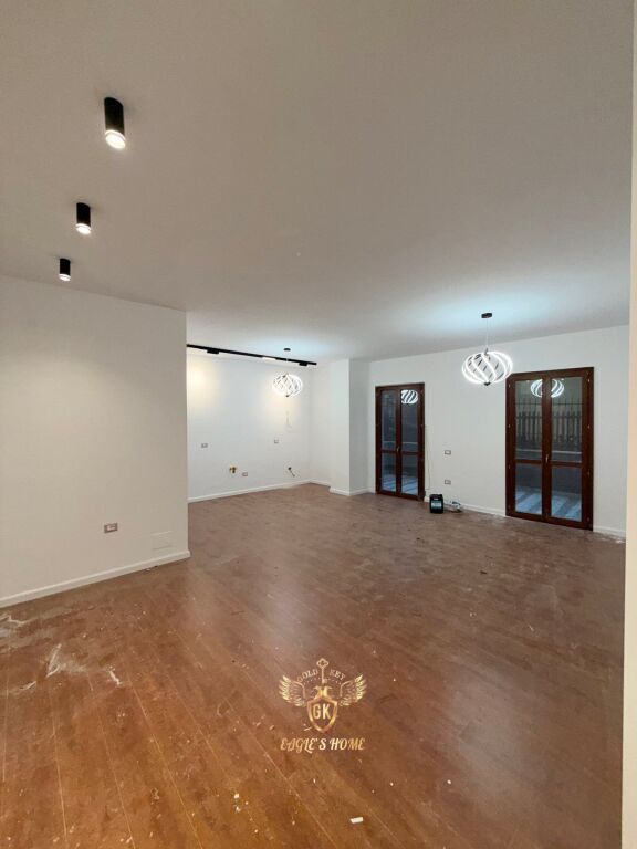 SHITET Super APARTAMENT  • 2+1+2 + Verande  📍 Adresa:Lagja 2, Sefer Efendiu •  