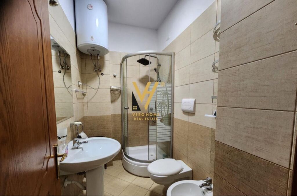 JEPET APARTAMENT 2+1+2+BLK ME QIRA TE MYSLYM SHYRI 800 EURO