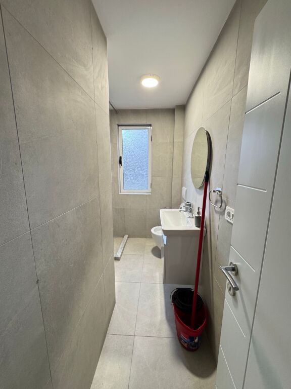 APARTAMENT 1+1 PER QIRA NE QENDER