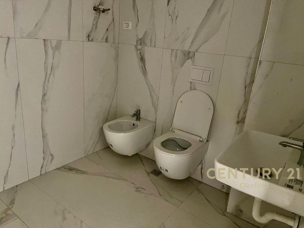 Apartament 2+1+2 + Parkim per shitje tek Univers City! 130,000 €