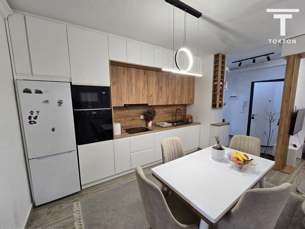 SHITET, APARTAMENT 1+1, KOMPLEKSI GOLDEN PARK 3, TIRANË