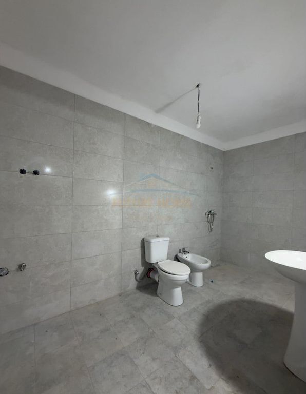 Shitet, Apartament 1+1, Kombinat